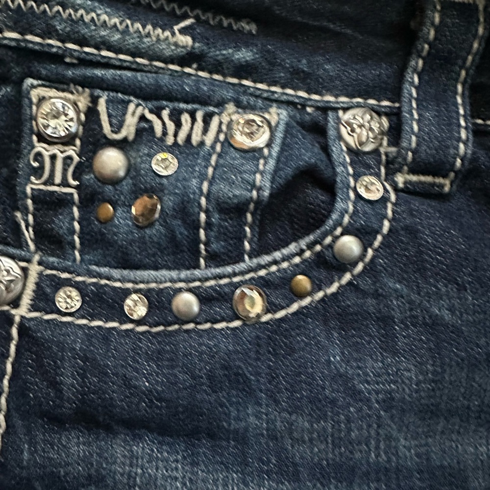 Dark Wash Embellished Women's Jeans - Picture 4 of 5